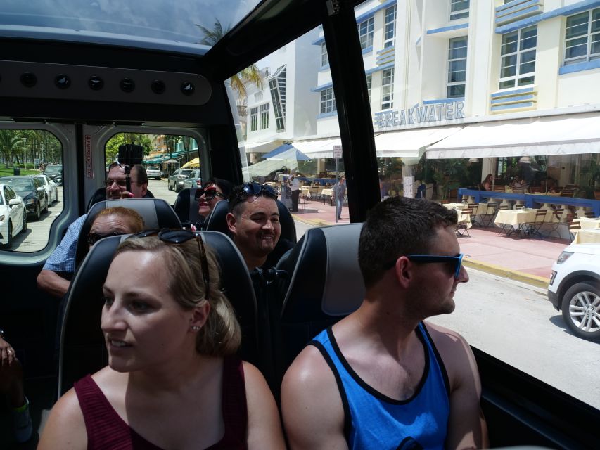 Miami Sightseeing Tour in a Convertible Bus (French) - The Julia Tuttle Causeway viewpoint back to South Beach