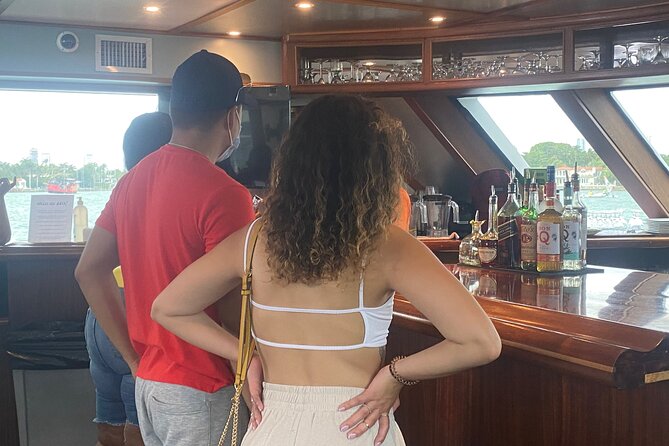 Miami Skyline: Happy Hour Cruise Music & Cash Bar - Hibiscus, Fisher, and Star Island: the millionaire-home circuit