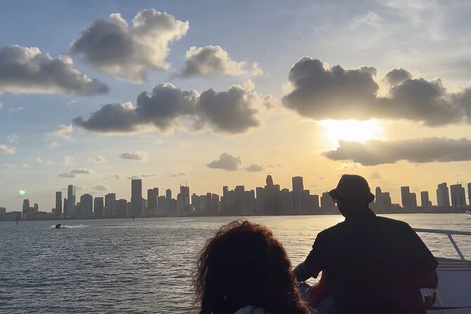 Miami Skyline & Star Island 90 Minute Cruise - On-Board Comfort: AC, Restrooms, and the Cash Bar