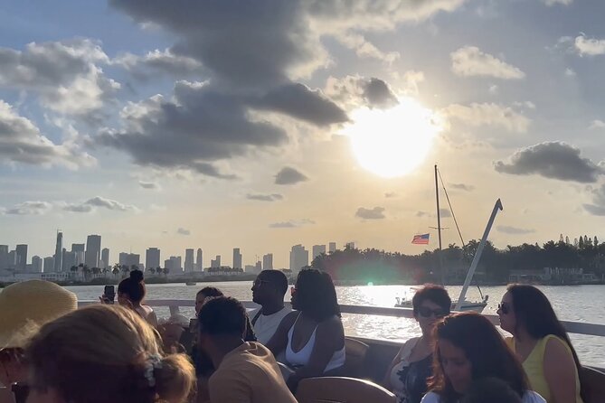 Miami Skyline Sunset Cruise with The Mojito Bar On board - Sunset timing and deck strategy for real skyline light