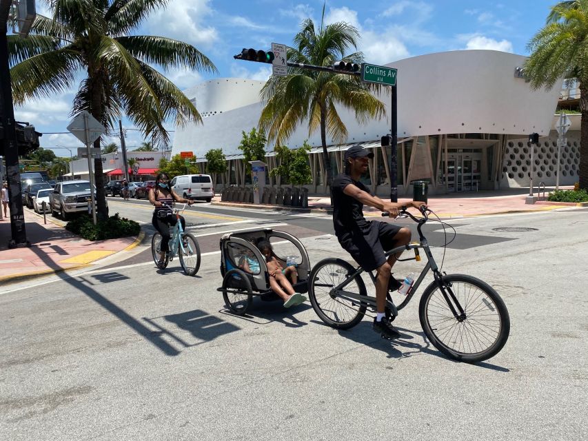 Miami: South Beach Bike Rental - Lincoln Road Mall: Your Shopping Break With a Locked Bike