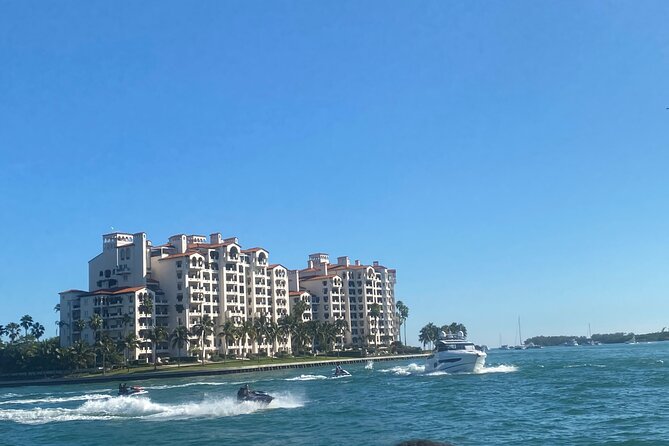 MIAMI: South Beach Cruise Millionaire Homes with Stop & Bus Tour - Hard Rock meal upgrade, good value when your ticket matches