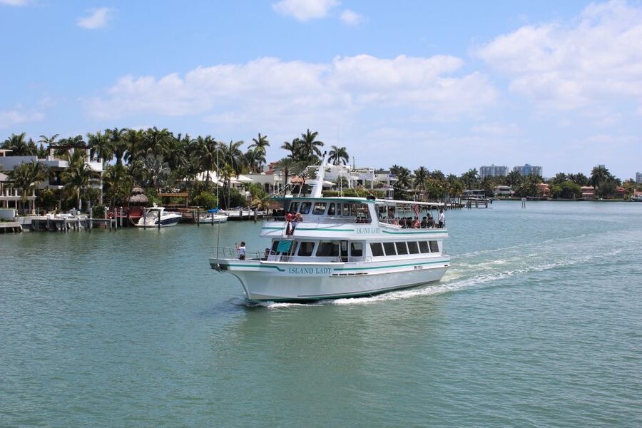 Miami: The Original Millionaire’s Row Cruise - Where You Start: Bayside Marketplace and the Island Queen Dock