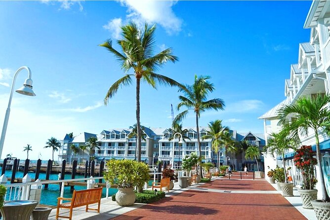 Miami to Key West One Day Roundtrip Shuttle - Comfort on the Road: Air Conditioning, Long Seats, and What to Bring