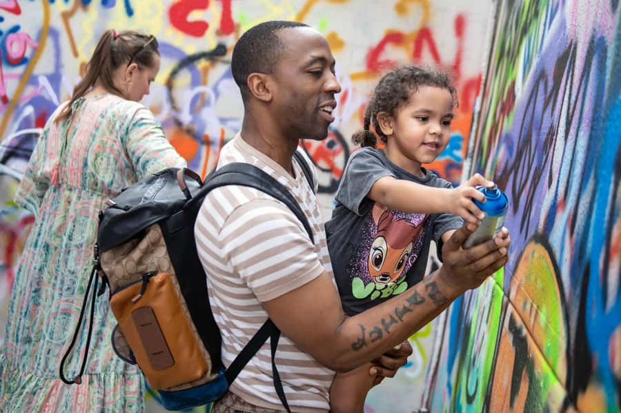 Miami: Wynwood Walls Freestyle Spray Painting & Admission - Entering Wynwood Walls Fast, then getting to the right start