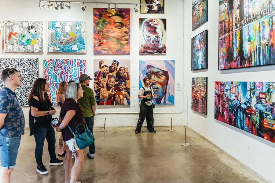 Miami: Wynwood Walls, Galleries, and Murals Guided Tour - Meeting at Wynwood Walls: Welcome Center check-in and parking reality
