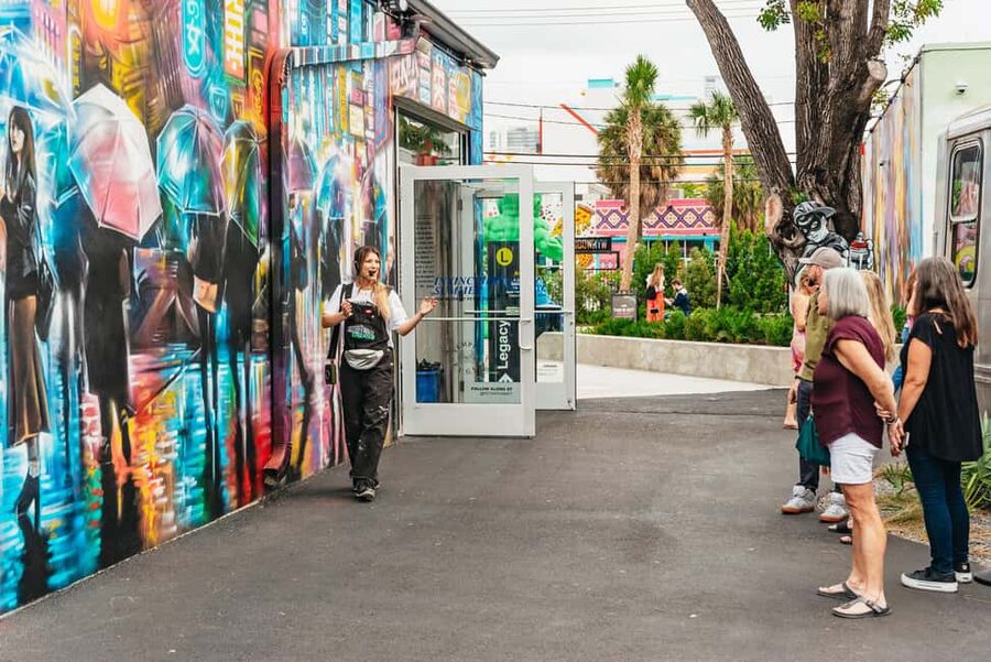 Miami: Wynwood Walls, Galleries, and Murals Guided Tour - The guide makes it click: from Jon and Alejandro to Carlos and Marco