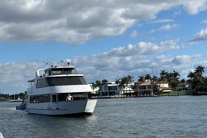 Millionaire Homes Miami Favorite Boat Cruise - Who this cruise suits best, and who should look elsewhere