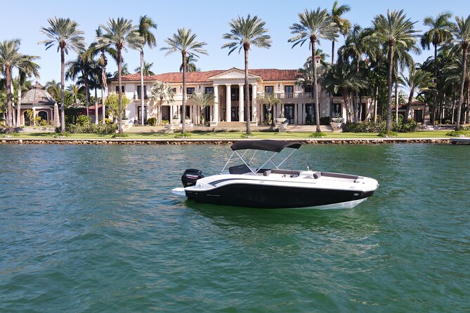Private Boat Tour - Snorkeling, Star Island & Dolphin Spotting - Navigating the Route: Miami Highlights from the Water