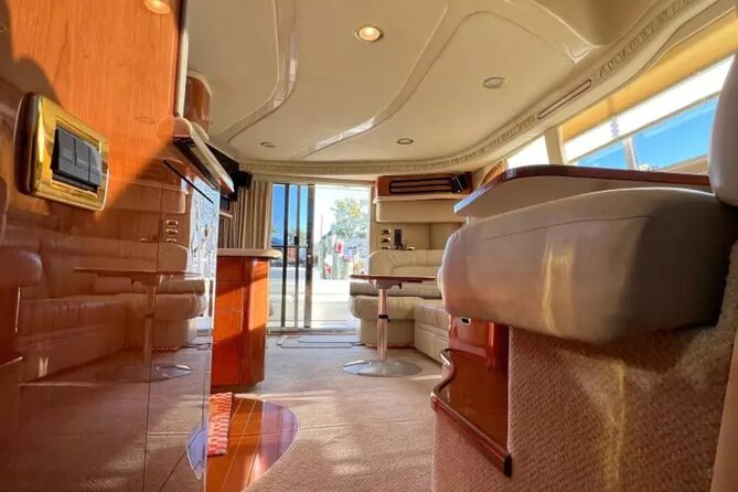 Private Luxury Yacht Cruise Tour in Miami Beach and Biscayne Bay - Onboard Comfort Details That Make This Feel Like a Day, Not a Tour