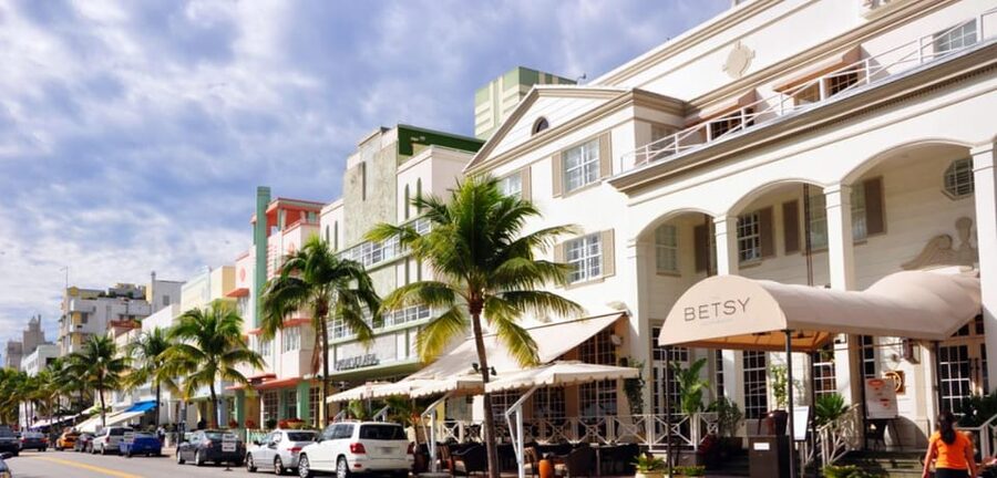 Private SUV Tour Through The City of Miami - Miami Beach and South Beach: Beach Glamour Without the Full-Day Commitment