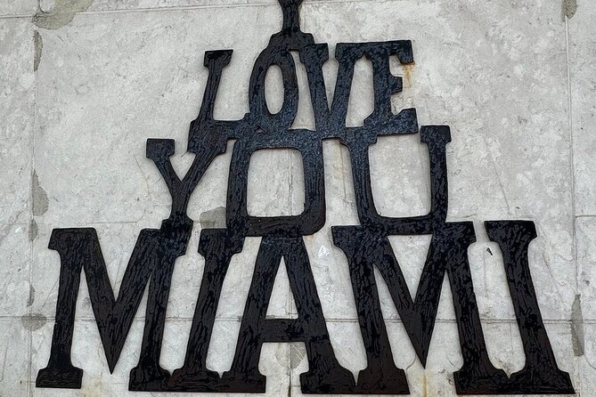 See it All in One Tour!! 6hr VIP Full Experience of Miami!! - Ocean Drive and the Art Deco stretch: photos plus pop-culture trivia