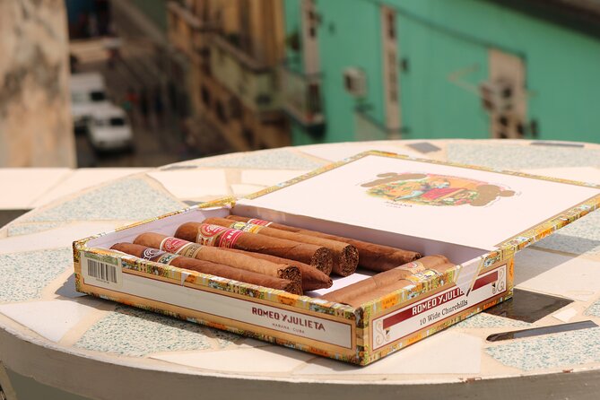 Self-Guided Audio Tour - Little Havana - Where you start and end: quick route planning for a smooth walk