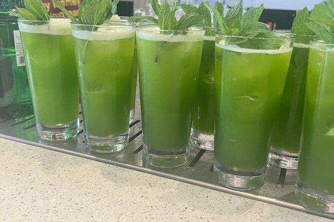 South Beach Cocktails & Bites Tour; Walking Tour Miami Beach - Quick hits before you go