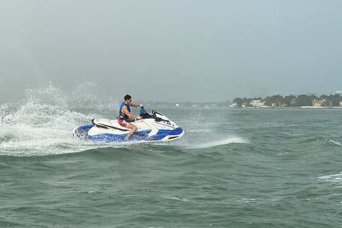 South Beach Jet Ski Rental departs Bayside Marketplace - Group size and pacing: why maximum 8 matters