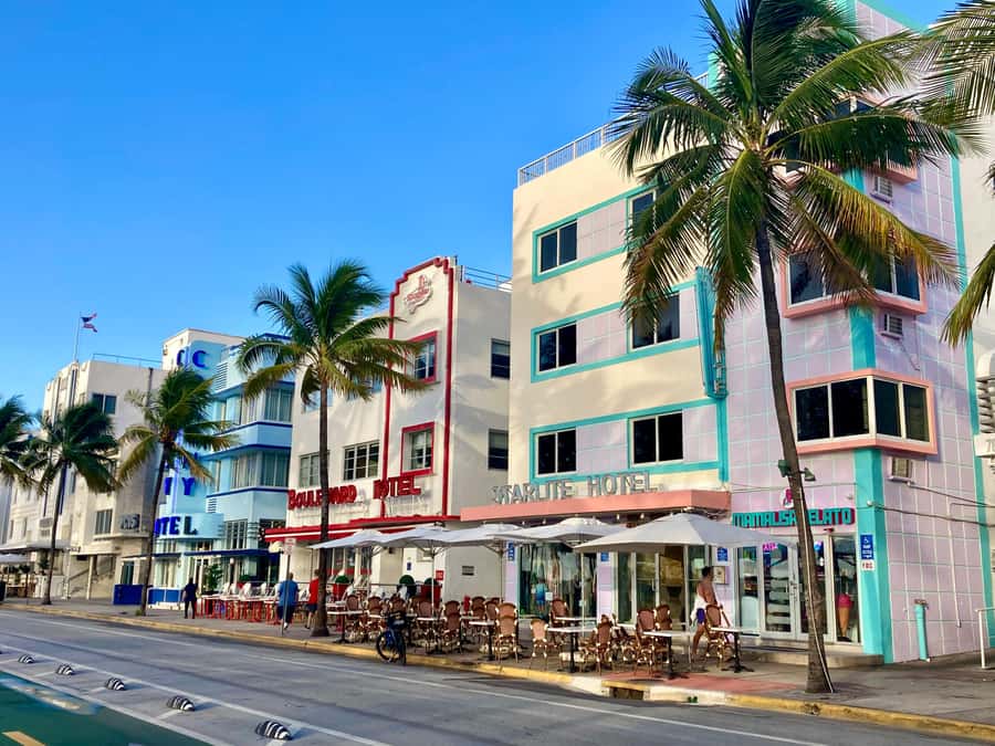 South Beach Sweets Tour: Donuts, Pastelitos, and Patisseries - Key points to know before you go