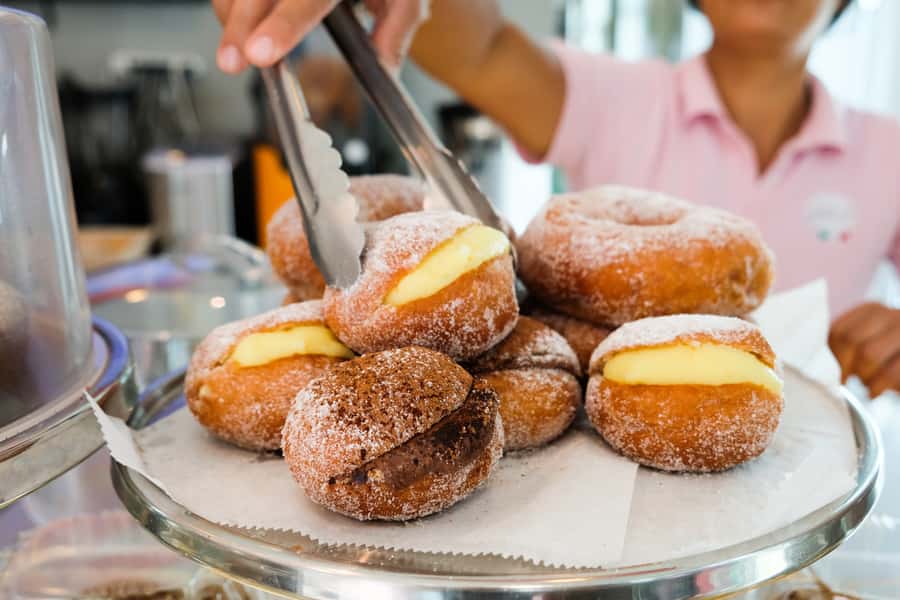South Beach Sweets Tour: Donuts, Pastelitos, and Patisseries - How the guide and history make the route feel more than food stops
