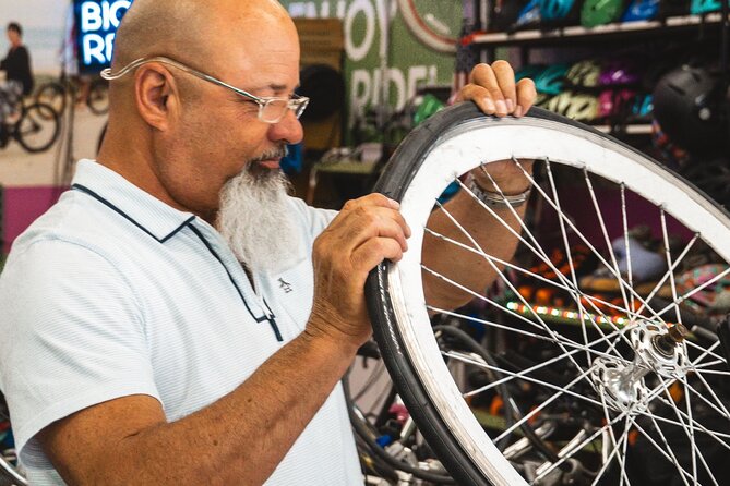 South Beach Tandem Bike Rental - Miami Design District: Use the Tandem to Link Neighborhood Energy