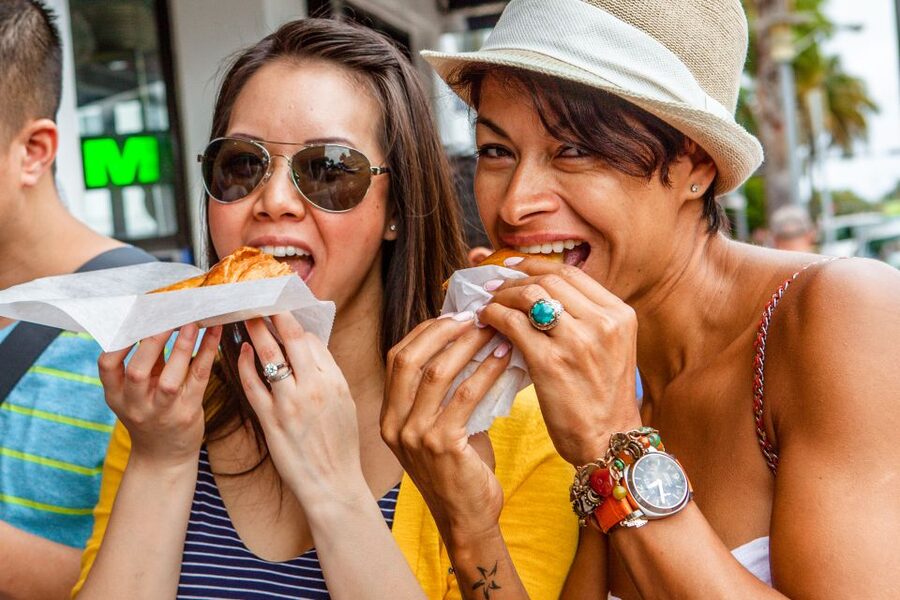 South Beach Tour des Forks: Eat Like a Local - Art Deco photo moments: what your guide helps you notice