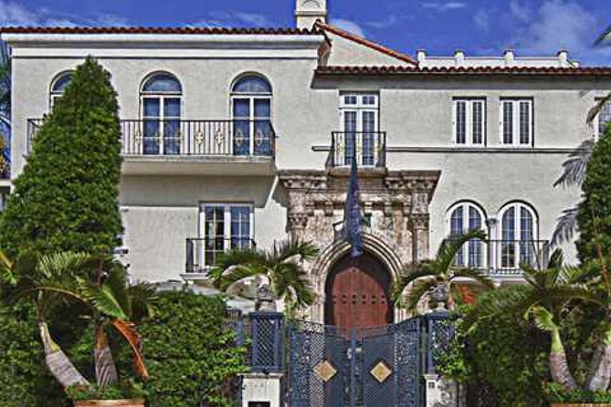 The Official Art Deco Walking Tour by The Miami Design Preservation League - What you actually get for $40: a guide plus real access