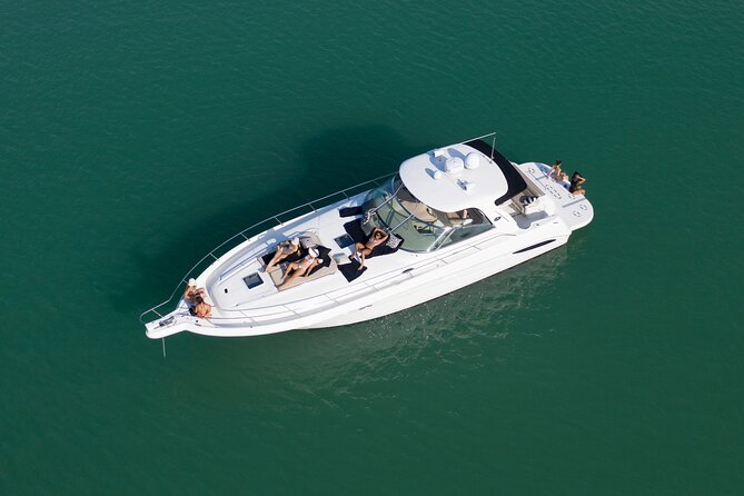 The SOUTH BEACH Sundancer Rental - Your captain’s playground: how the no-set-itinerary sail works