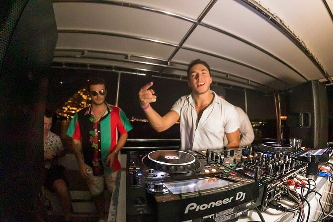 Ultimate Party in Miami : Boat Party, Party Bus & Nightclub - Party Bus Transfer, Why Being on Time Really Matters
