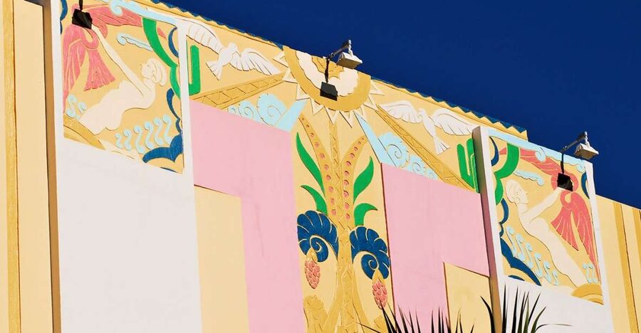 Walking Tour with Cocktails(optional) Miami - Ocean Drive orientation: learning the Art Deco code